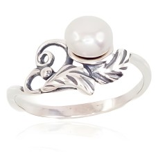 Sterling Silver Pearl Ring “Isabelle”