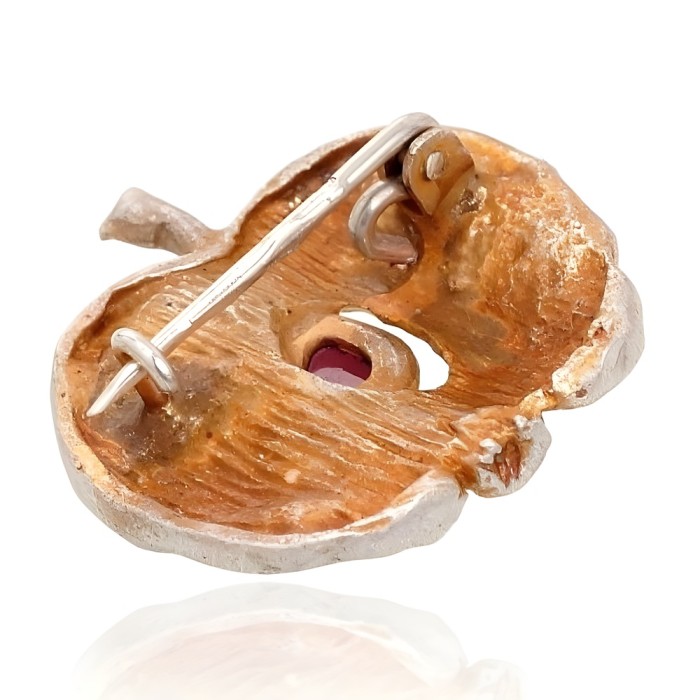 Hõbepross granaatidega „Apple“